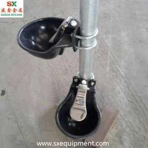 რკინის ჩამოსხმის პირუტყვის წყლის თასი